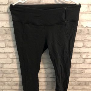 CALIA by Carrie Underwood Black Cropped Leggings